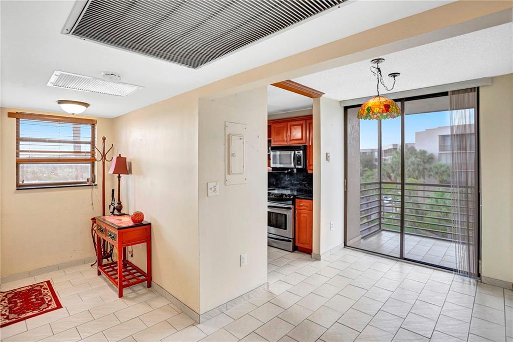 COLONY POINT - Residential