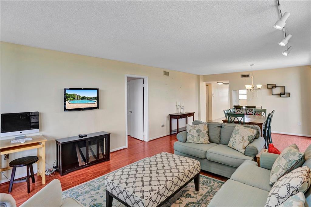 COLONY POINT - Residential