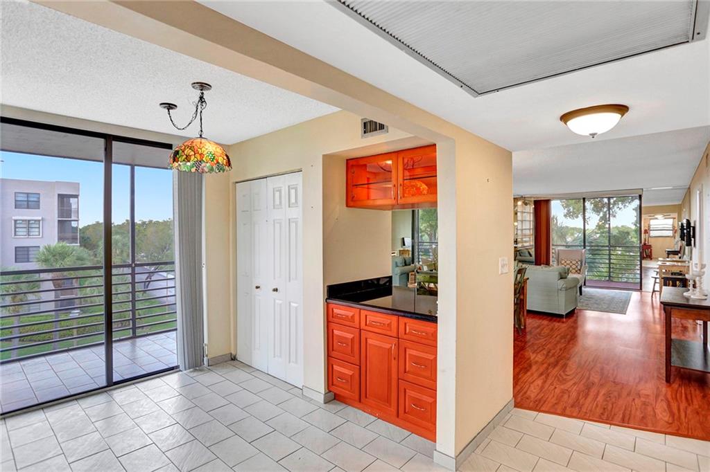 COLONY POINT - Residential