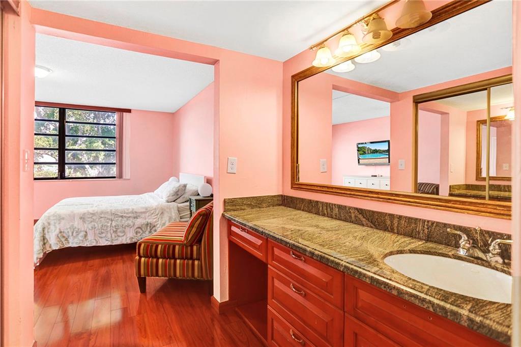 COLONY POINT - Residential