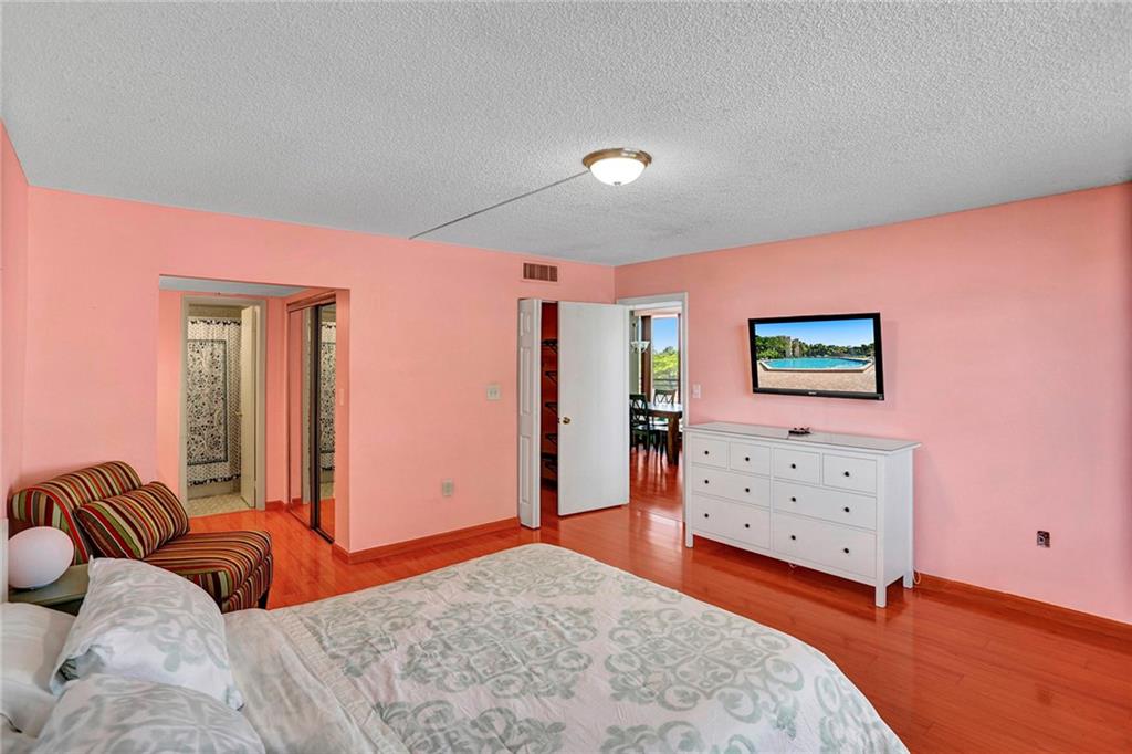 COLONY POINT - Residential