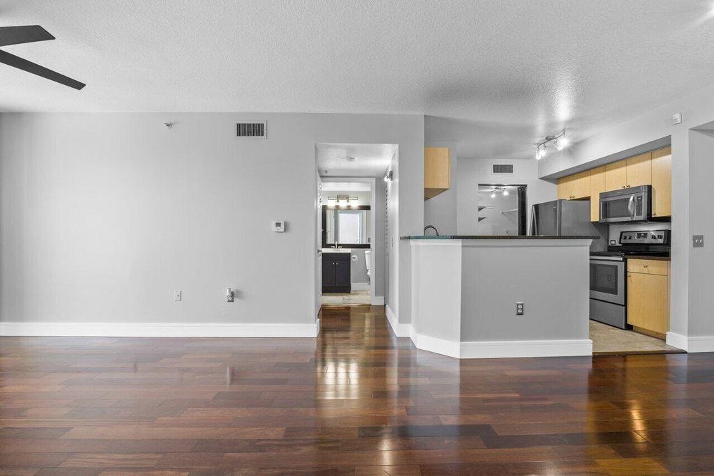 Photo of 1013 Villa Circle, Boynton Beach, FL 33435 (MLS # R10984799)