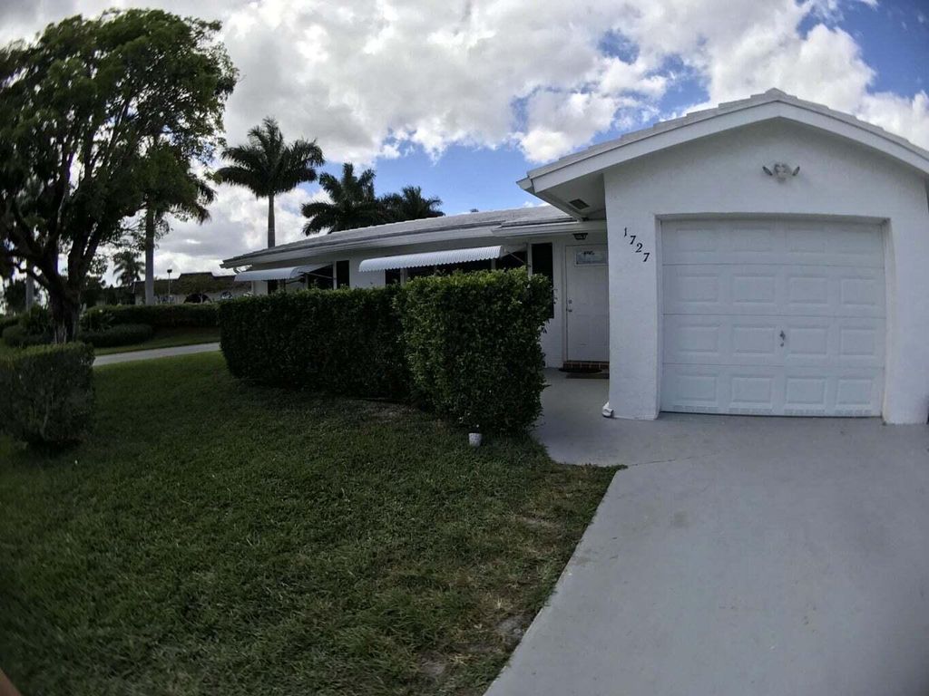 Photo of 1727 SW 18th Street, Boynton Beach, FL 33426 (MLS # R11085815)