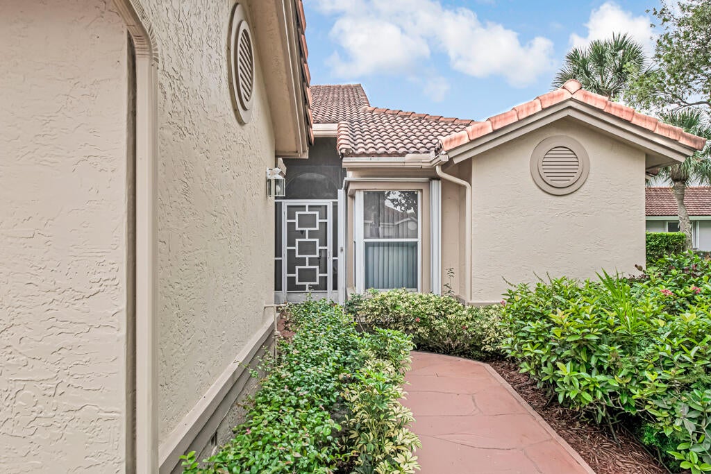 7288 Summer Tree Drive
