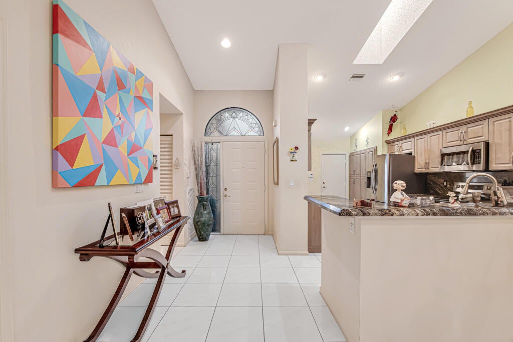 7288 Summer Tree Drive