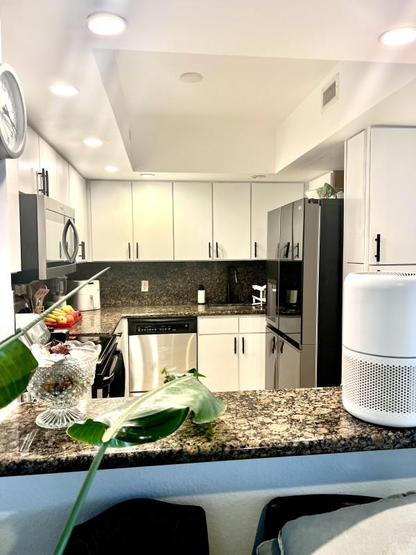 5600 CONDO - Residential Lease