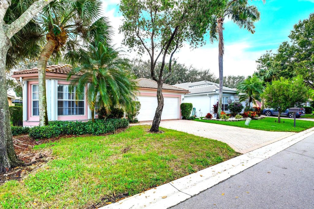 Photo of 7612 San Carlos Street, Boynton Beach, FL 33437 (MLS # R10940420)