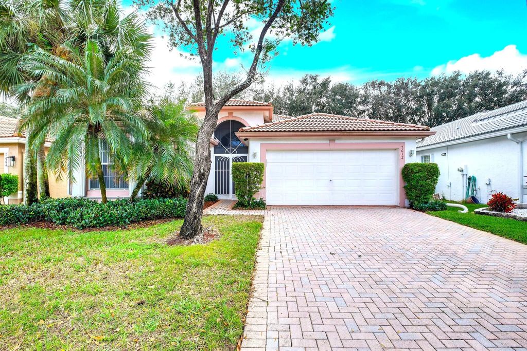 Photo of 7612 San Carlos Street, Boynton Beach, FL 33437 (MLS # R10940420)