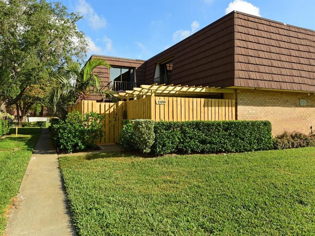 Photo of 1108 11th Lane, Palm Beach Gardens, FL 33418 (MLS # R10691904)