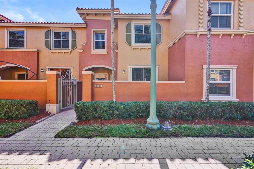 VILLAS AT HARBOR ISLES CONDO - Residential