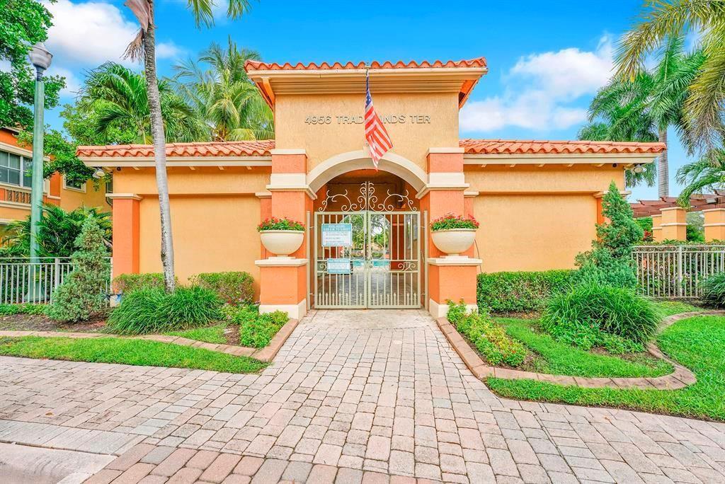 VILLAS AT HARBOR ISLES CONDO - Residential