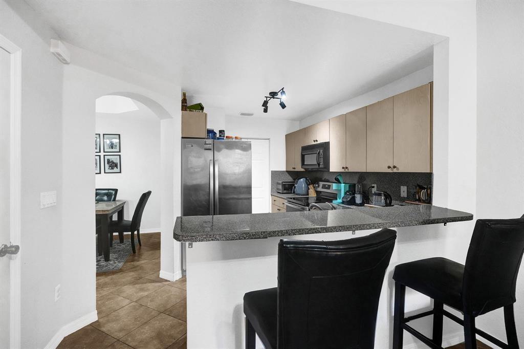 VILLAS AT HARBOR ISLES CONDO - Residential