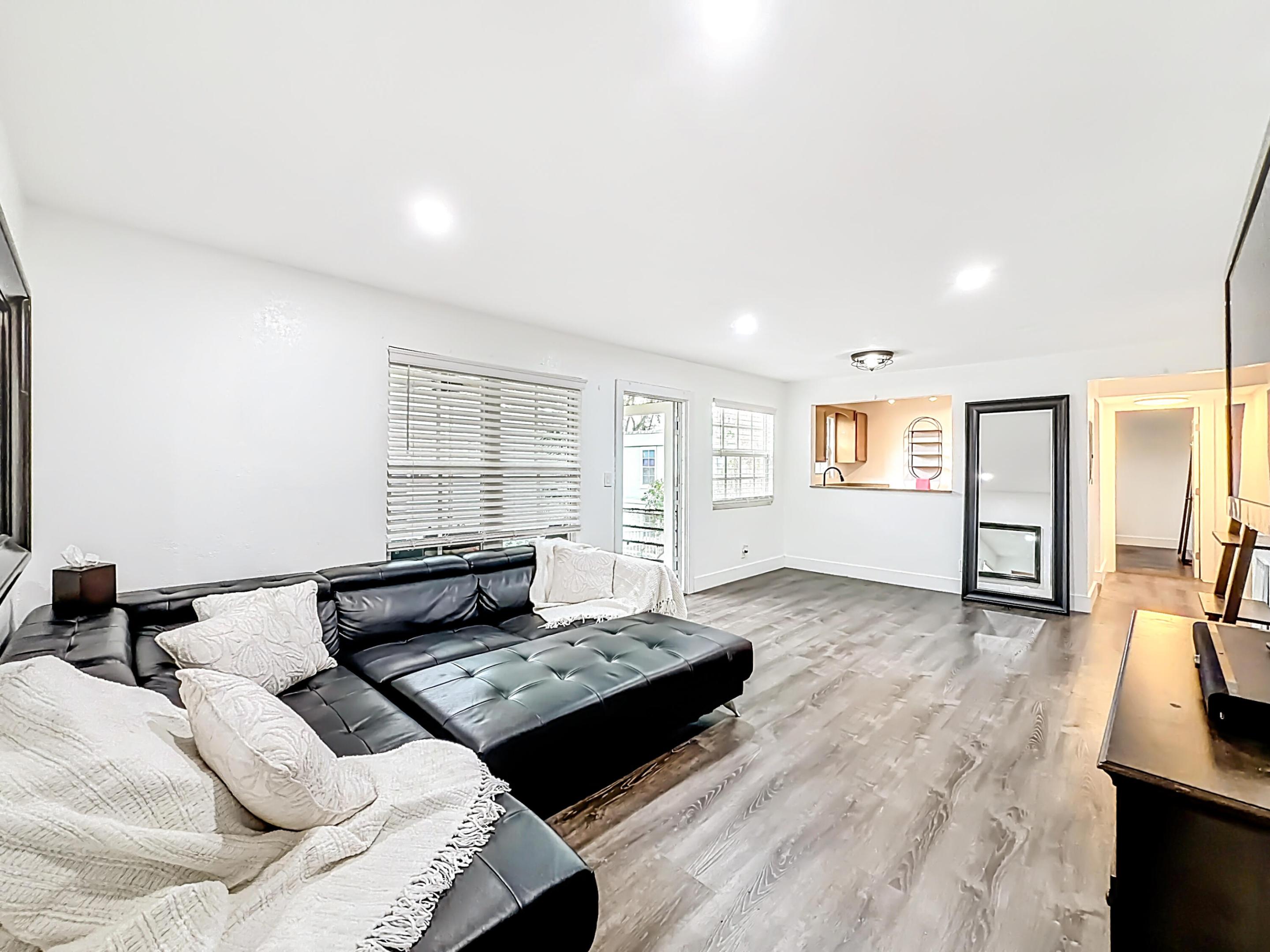 GARDEN ISLE VILLAS CONDO - Residential