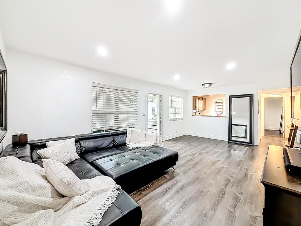 Photo of 305 SE 11th Avenue, Pompano Beach, FL 33060 (MLS # B26008045)