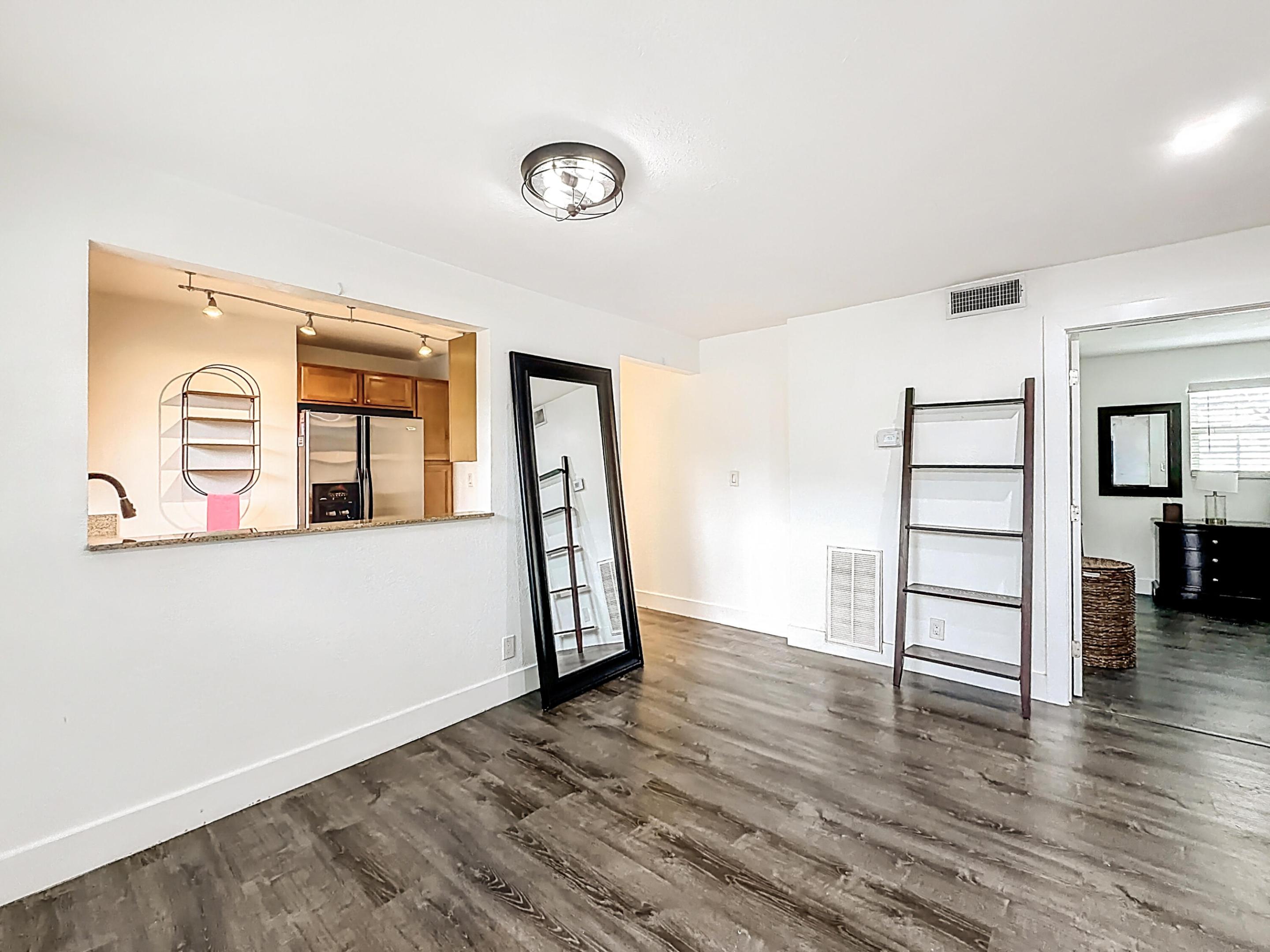 GARDEN ISLE VILLAS CONDO - Residential