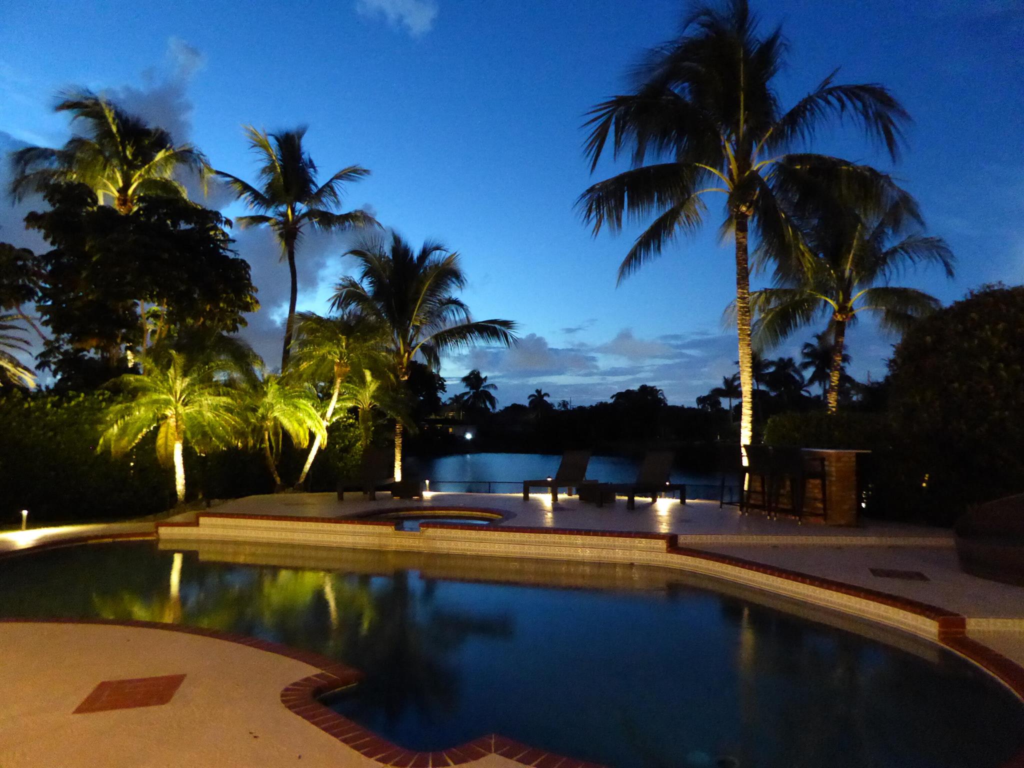 LAKE FLORESTA PARK - Residential