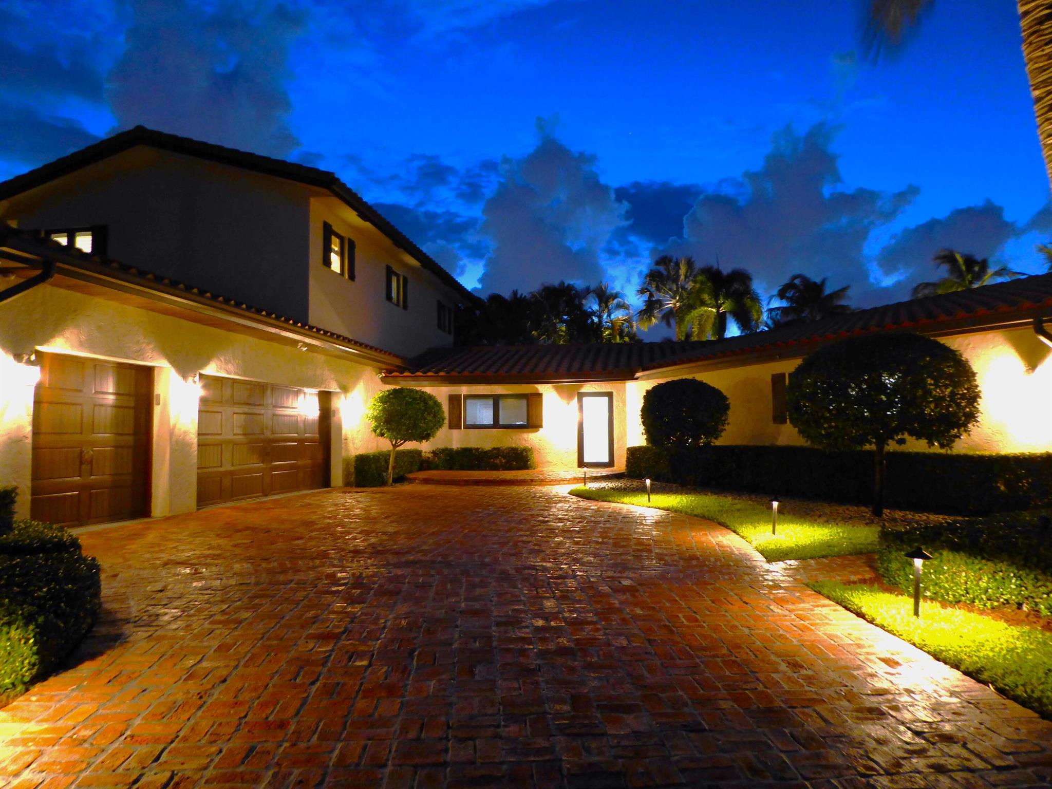 LAKE FLORESTA PARK - Residential