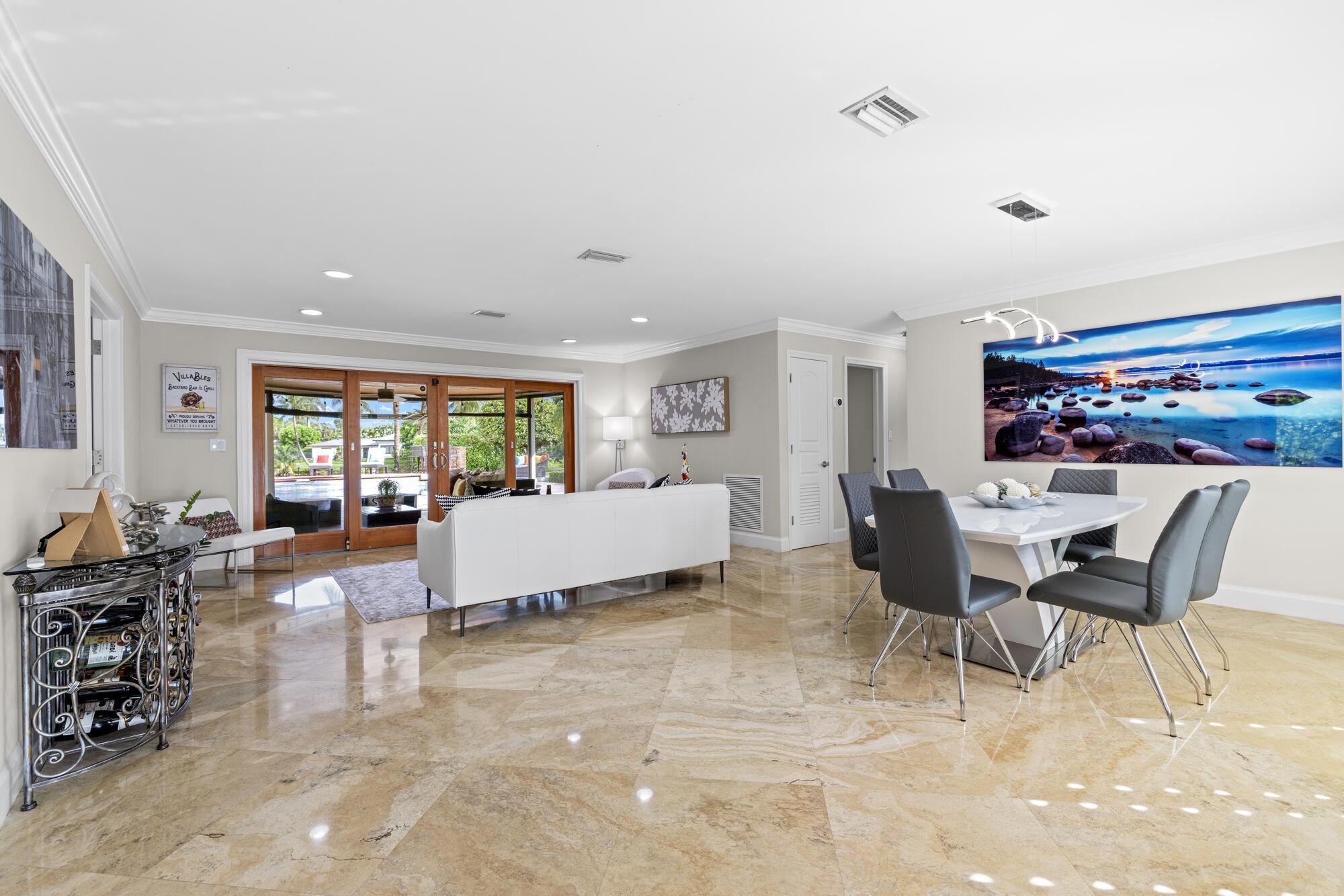 LAKE FLORESTA PARK - Residential