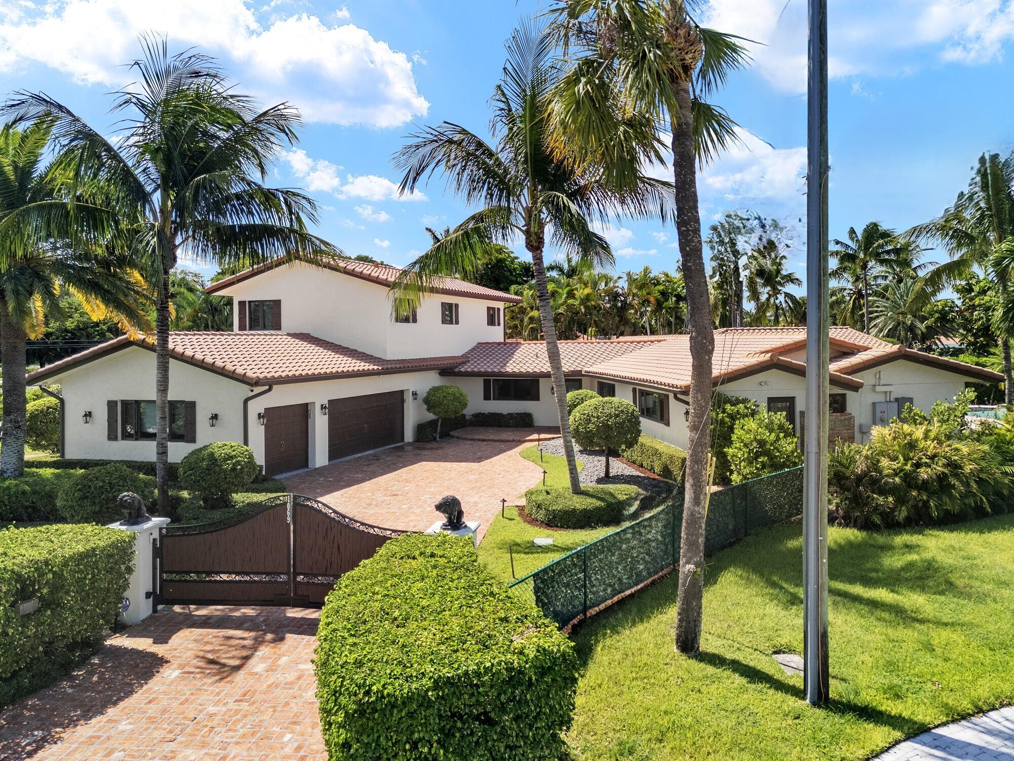 LAKE FLORESTA PARK - Residential