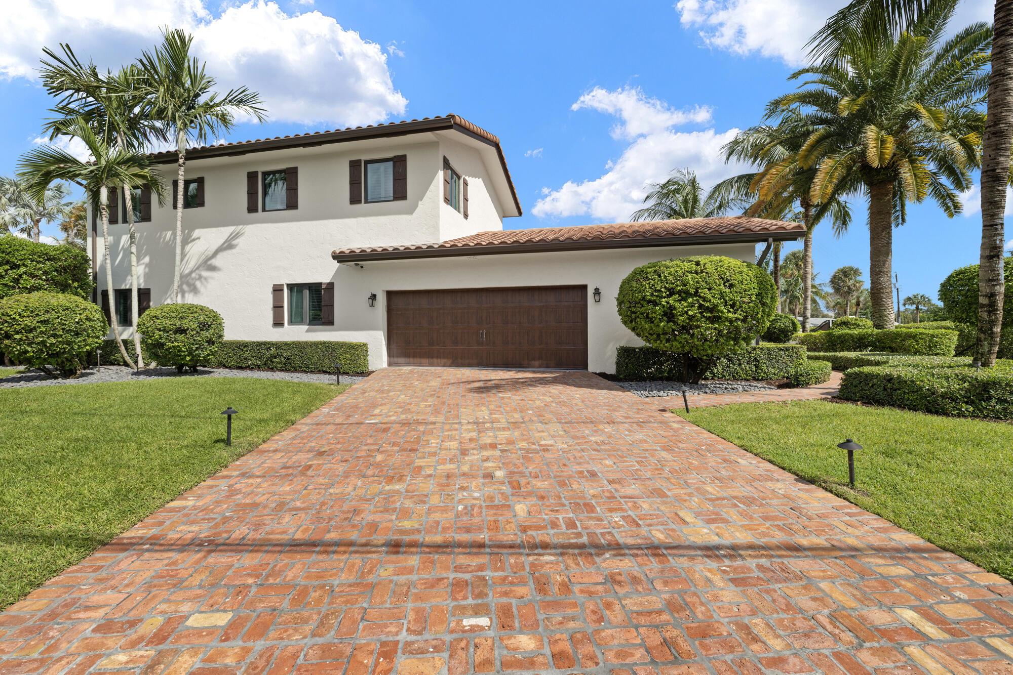 LAKE FLORESTA PARK - Residential