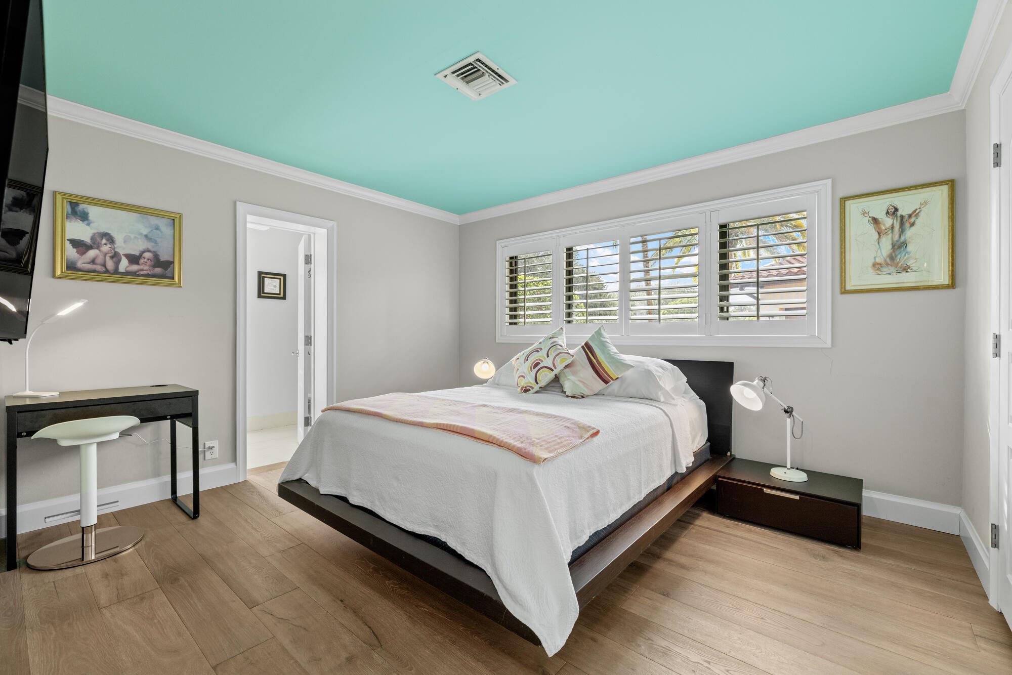 LAKE FLORESTA PARK - Residential