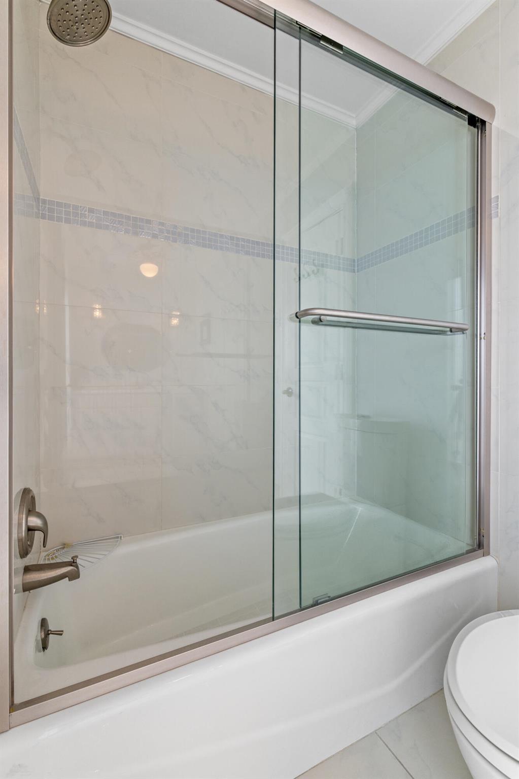 LAKE FLORESTA PARK - Residential