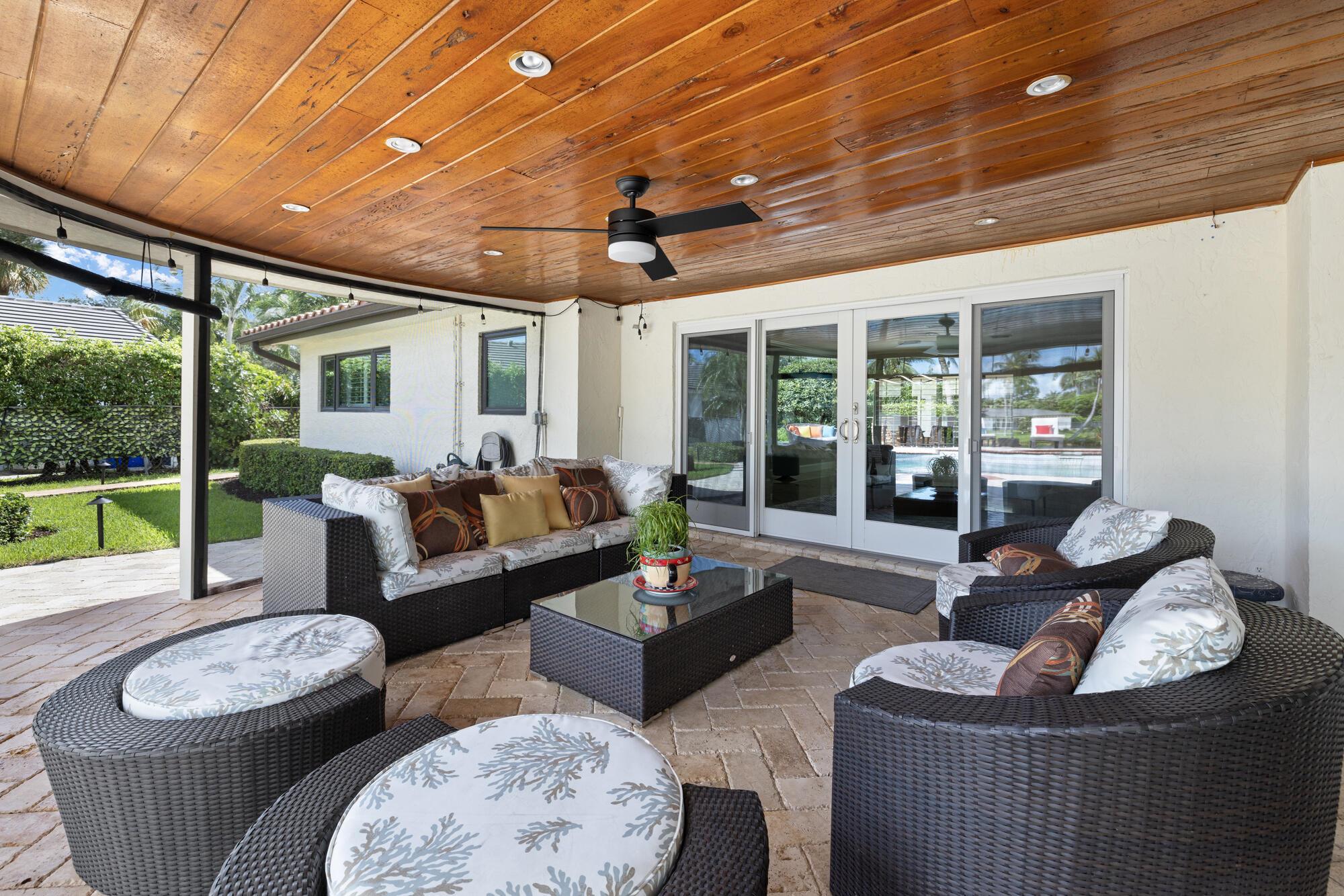 LAKE FLORESTA PARK - Residential