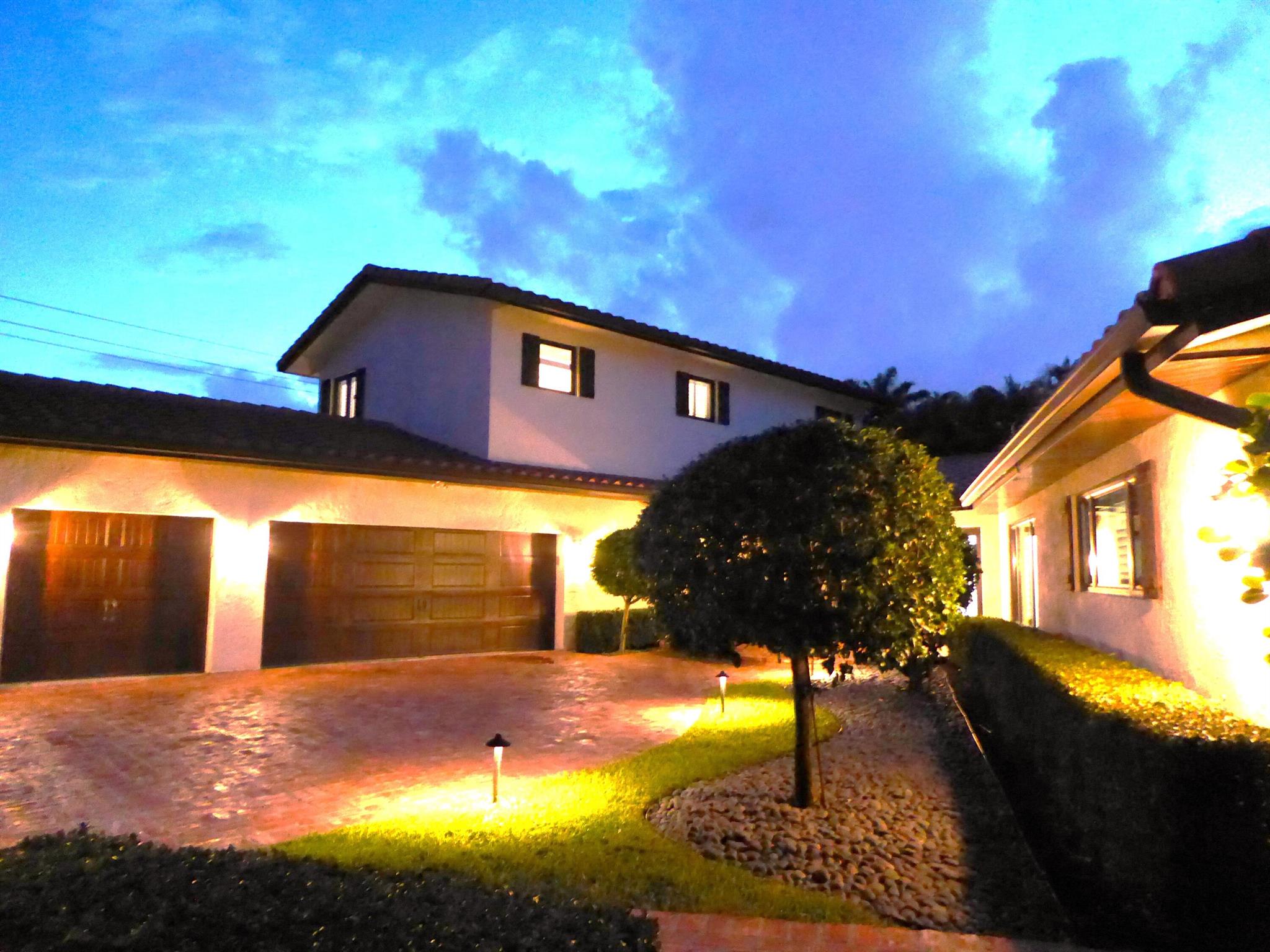 LAKE FLORESTA PARK - Residential