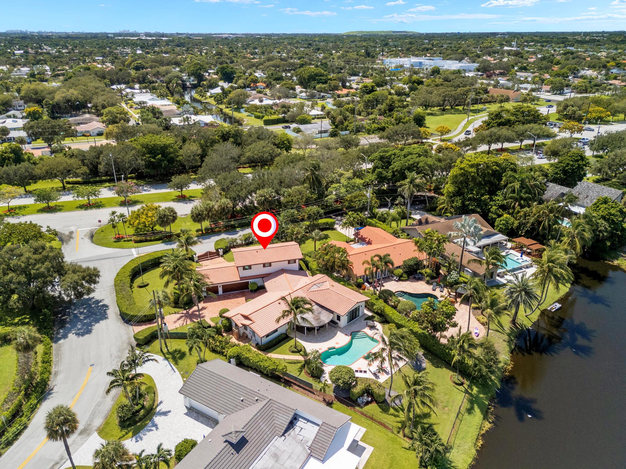 LAKE FLORESTA PARK - Residential