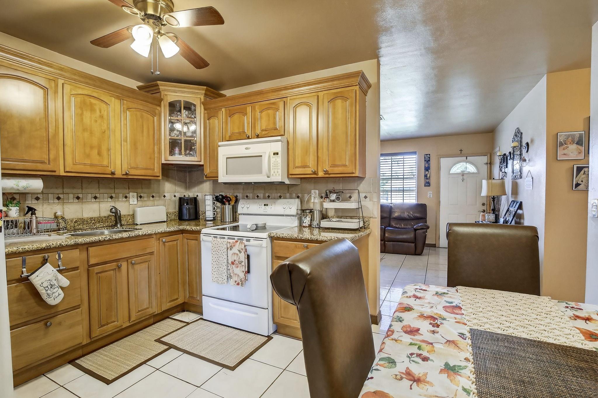 Broadview Country Club Es - Residential