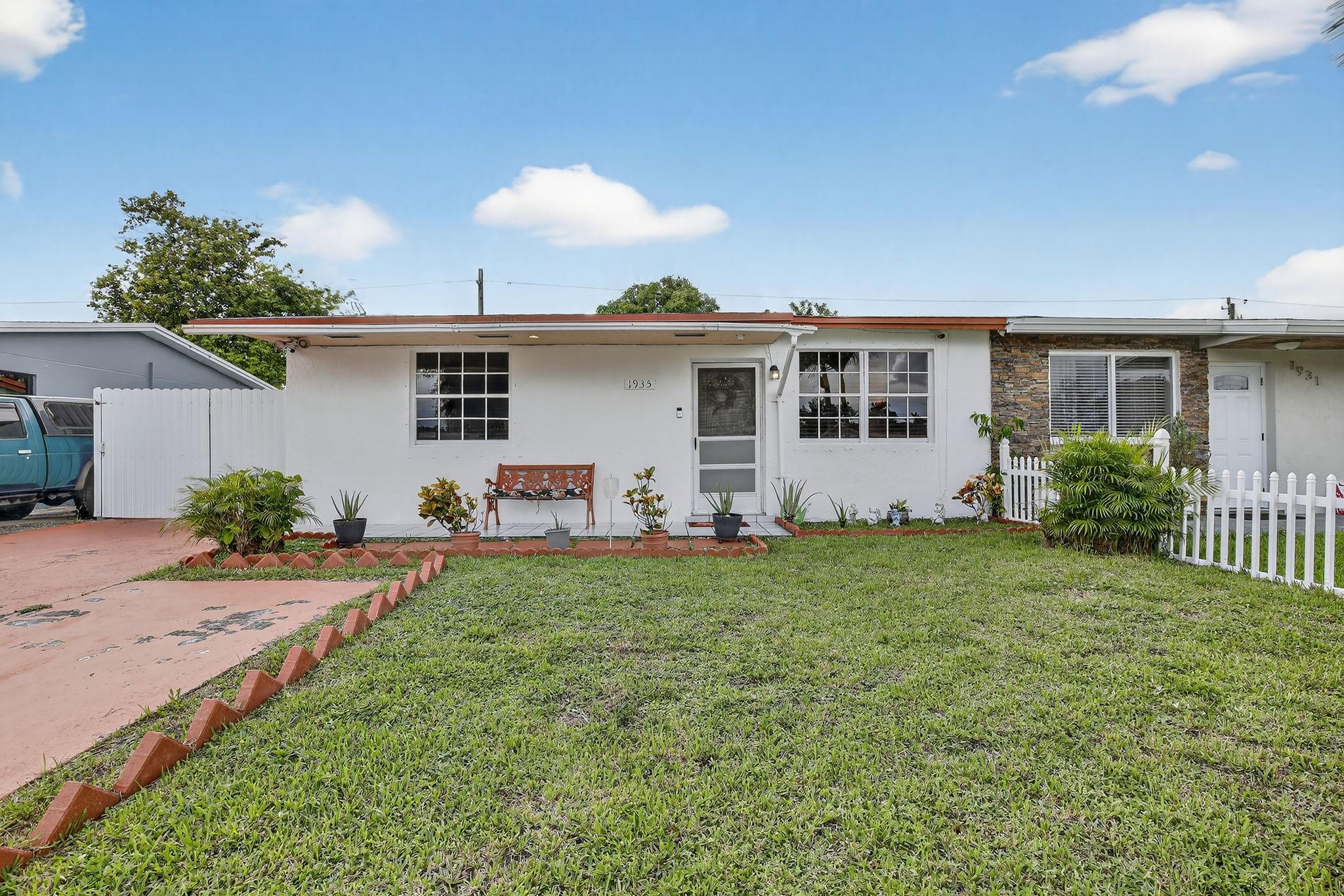 Broadview Country Club Es - Residential