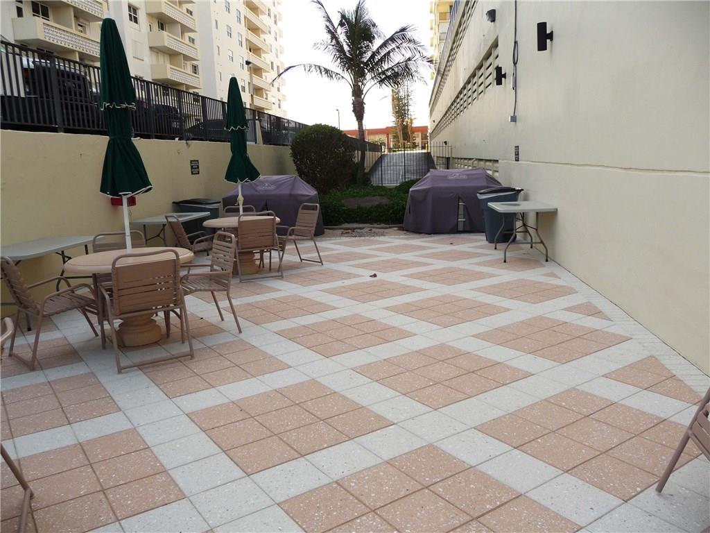 PLAZA SOUTH - Residential