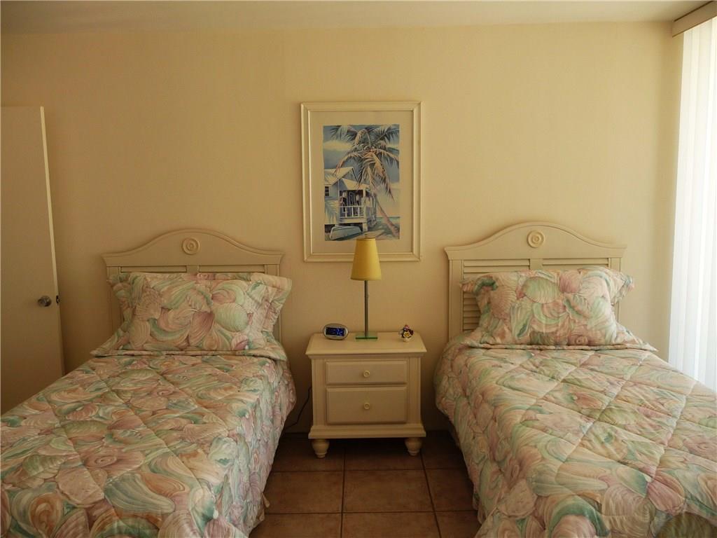 PLAZA SOUTH - Residential