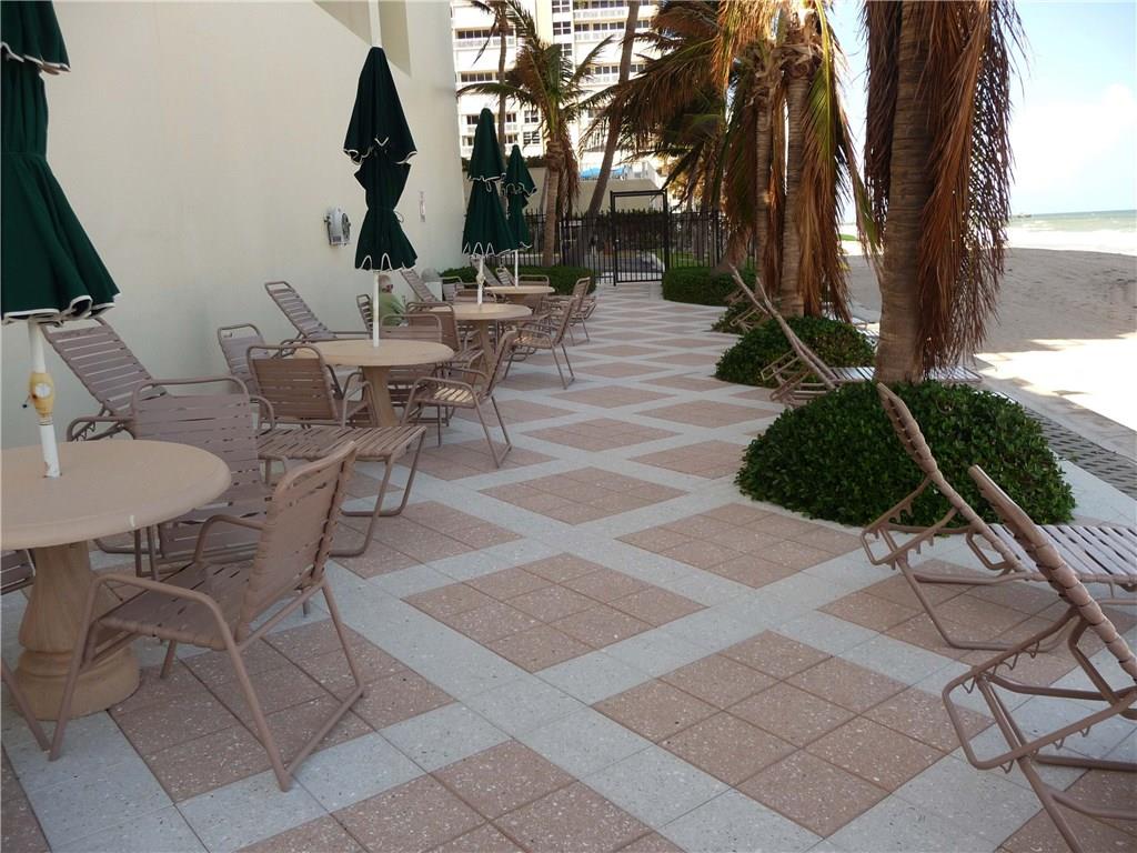 PLAZA SOUTH - Residential