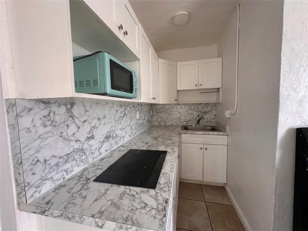 Great Location Duplex! This rear unit, featuring a spacious backyard, is available for immediate move-in.
This well-maintained property offers clean, updated units with tile flooring, granite mica kitchen countertops, split-bedroom layouts, and IMPACT windows throughout. Enjoy the privacy of a fully fenced yard — perfect for outdoor living.
Bonus Opportunity: The entire duplex property is also available for sale, making it a great option for investors or buyers looking to live in one unit and rent the other.
Don’t miss out — call or text today to schedule a viewing and secure your deal!