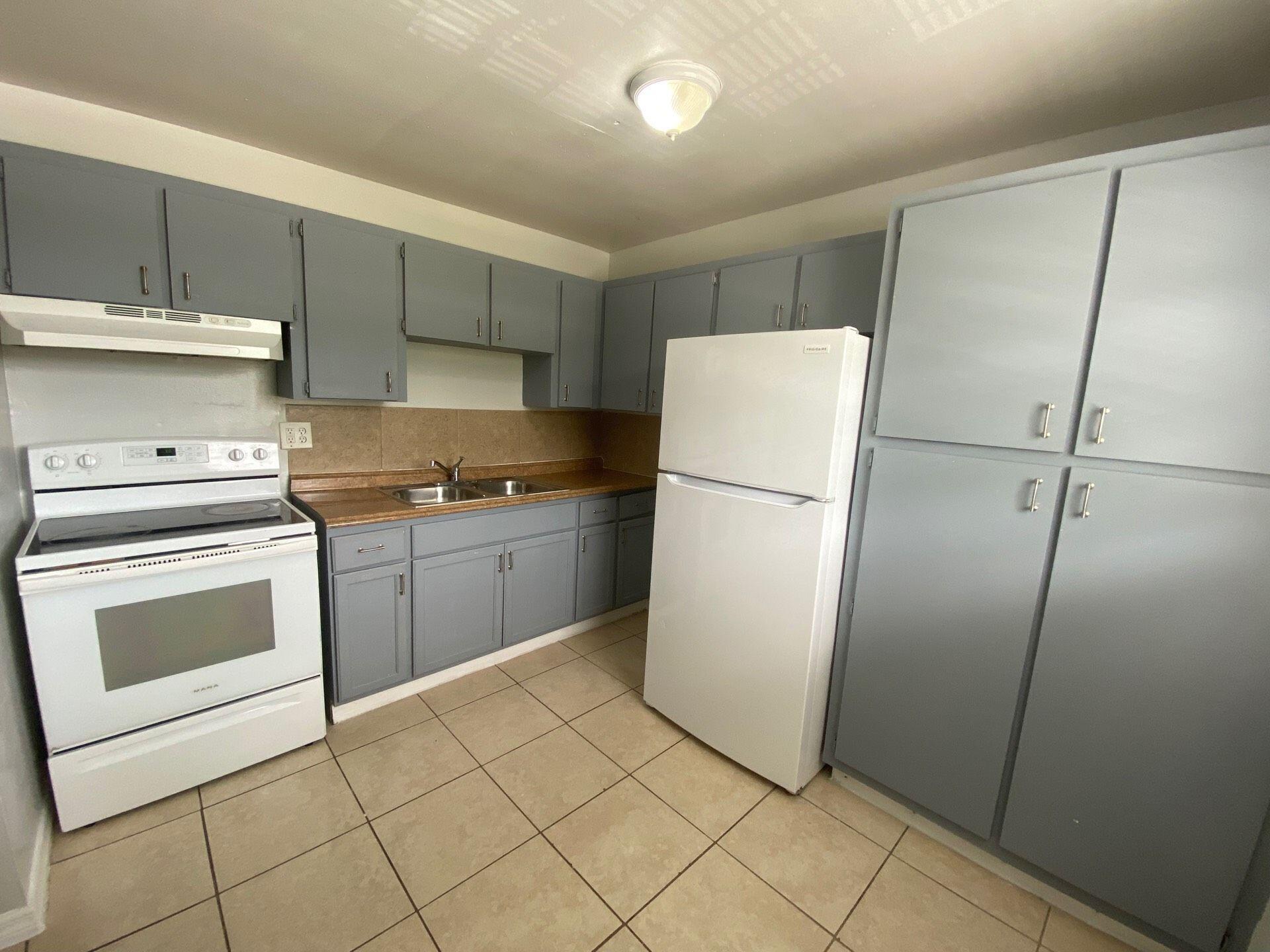 Limited Time Offer: First Month Rent FREE and Pay Only the Security Deposit to Move-In! Welcome to Louisiana Apartments -- your next home in the heart of Fort Pierce! This beautifully updated 3-bedroom, 1-bath with open living space just minutes from the best that the Treasure Coast has to offer. - Freshly renovated with modern finishes and tile flooring throughout -- no carpet- Completely redone bathroom with a stylish, spacious design- Large living room and generously sized bedrooms. - Save on upfront costs with Obligo's deposit-free program. This option allows qualified renters to skip the traditional cash security deposit and move in with ease.