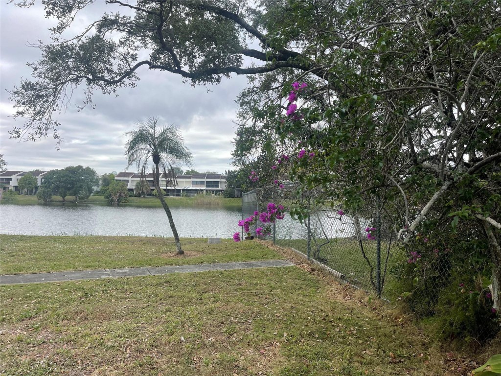 Lakes of Inverrary - Residential