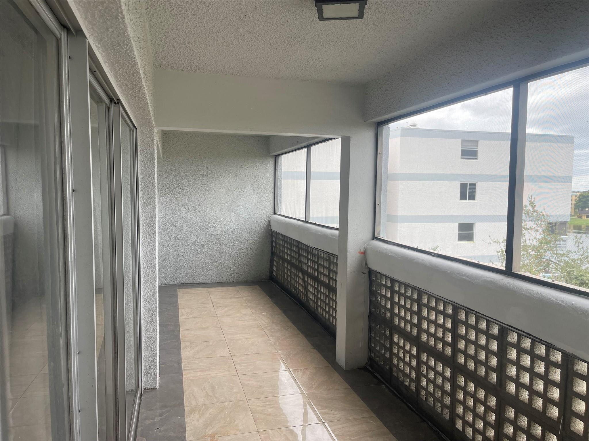 Lakes of Inverrary - Residential