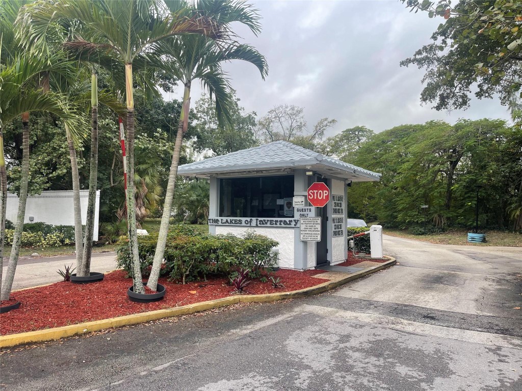 Lakes of Inverrary - Residential