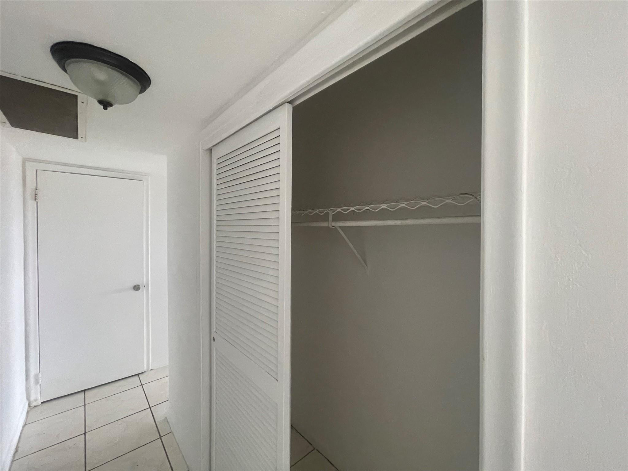 Lakes of Inverrary - Residential