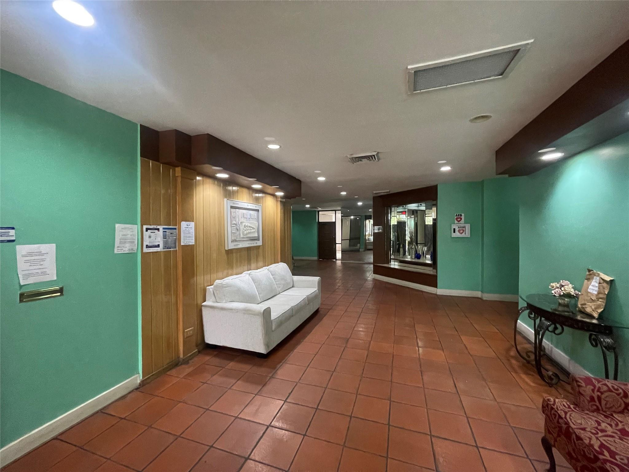 Lakes of Inverrary - Residential