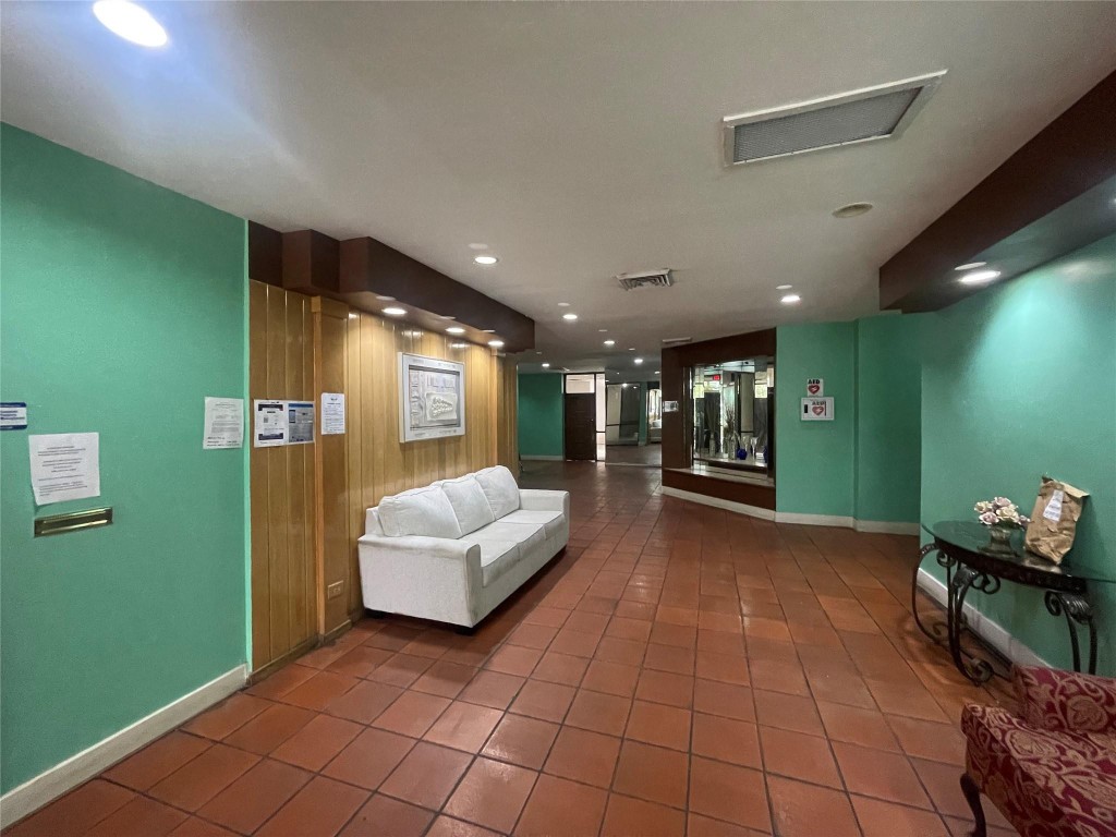 Lakes of Inverrary - Residential