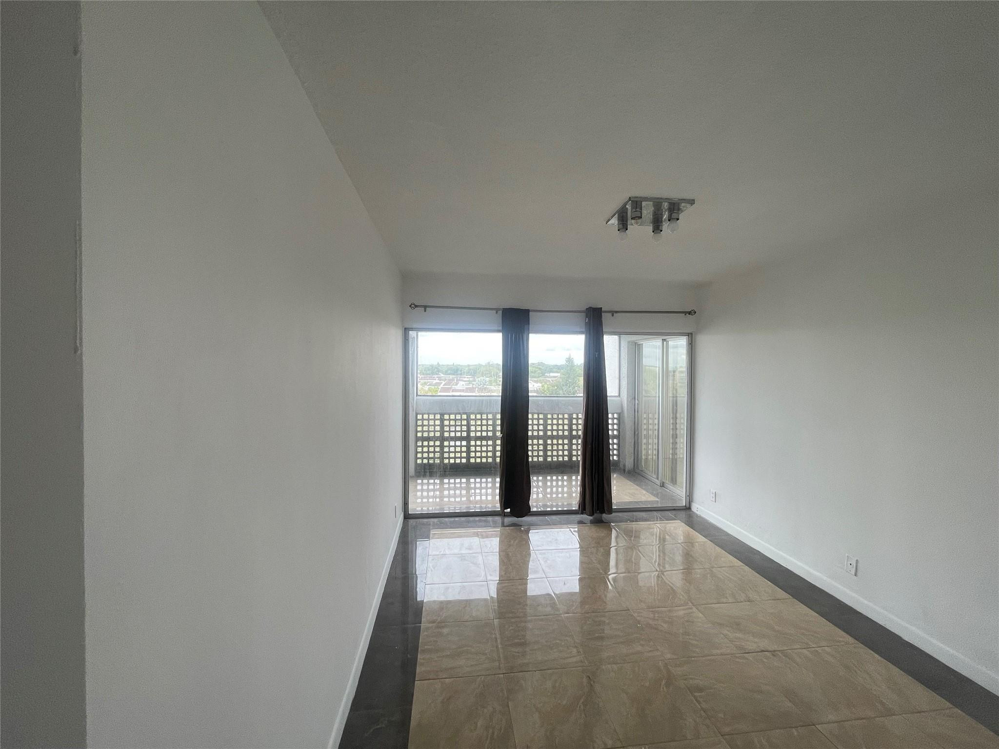 Lakes of Inverrary - Residential