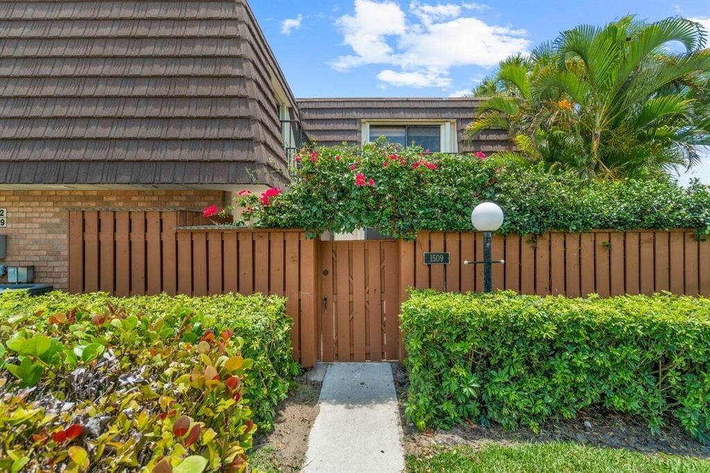 Photo of 1509 15th Court Ct, Jupiter, FL 33477 (MLS # R10803141)