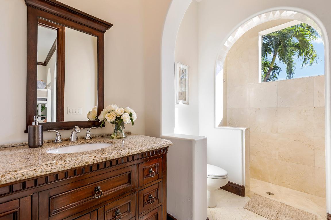 TROPIC ISLE - Residential