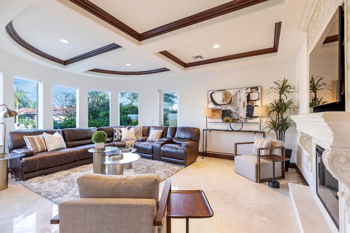 TROPIC ISLE - Residential