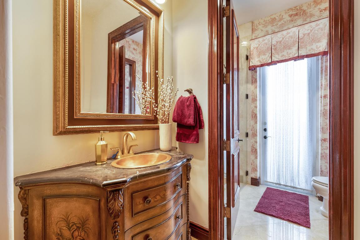 TROPIC ISLE - Residential