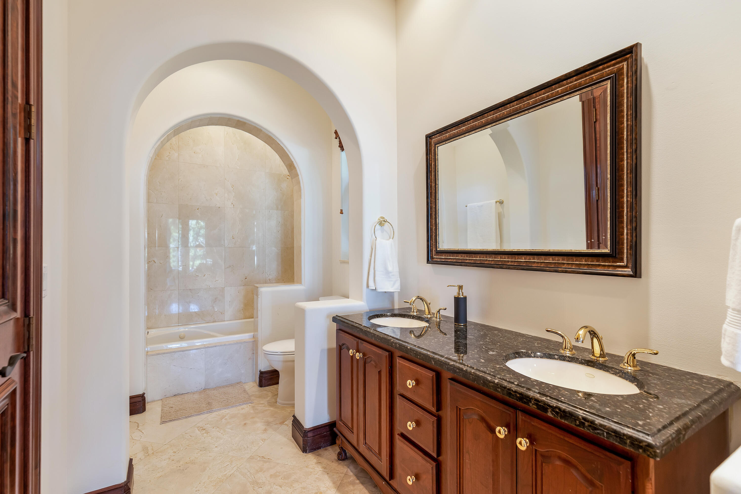 TROPIC ISLE - Residential