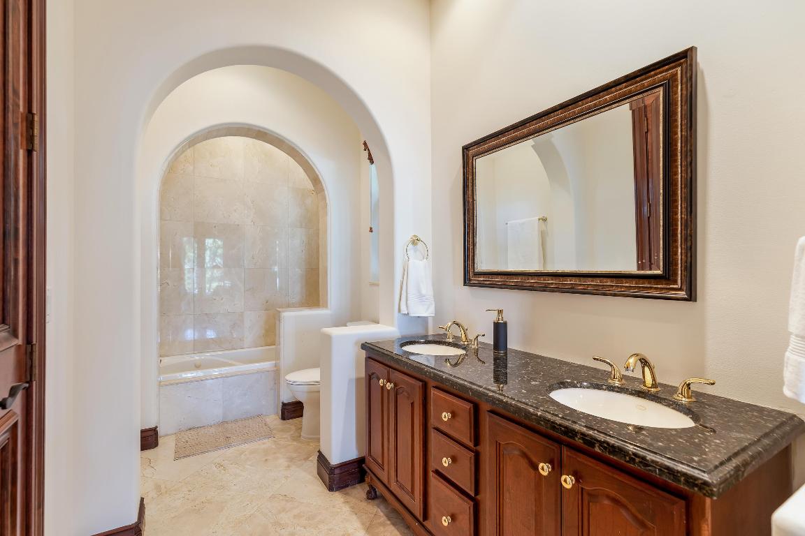 TROPIC ISLE - Residential