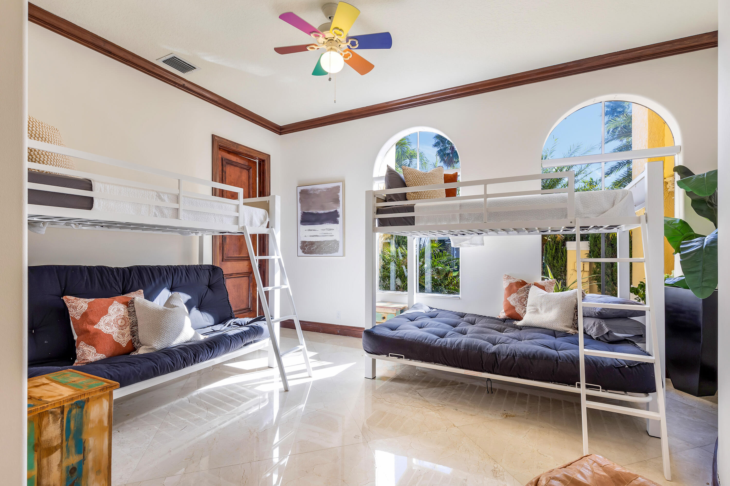 TROPIC ISLE - Residential